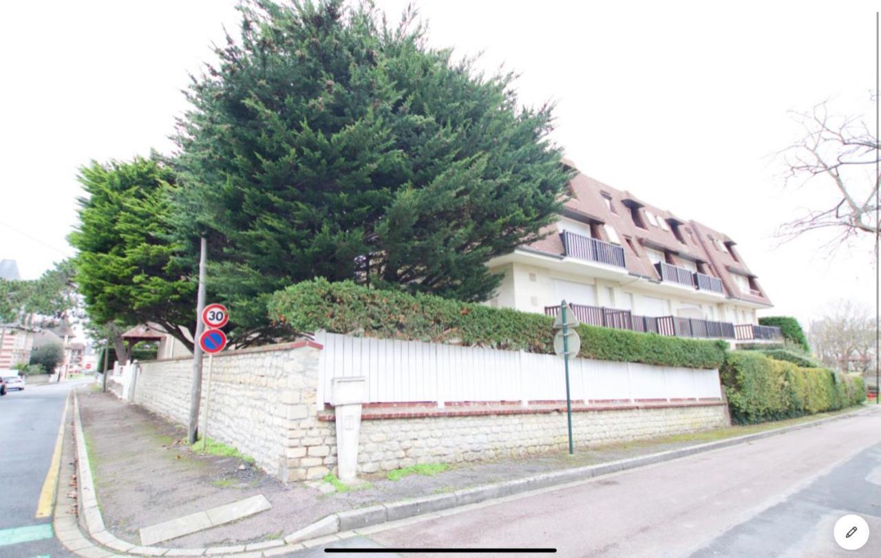 Joli Studio ☆ 100M De La Mer Et Du Centre Ville ☆ Cabourg Exteriér fotografie